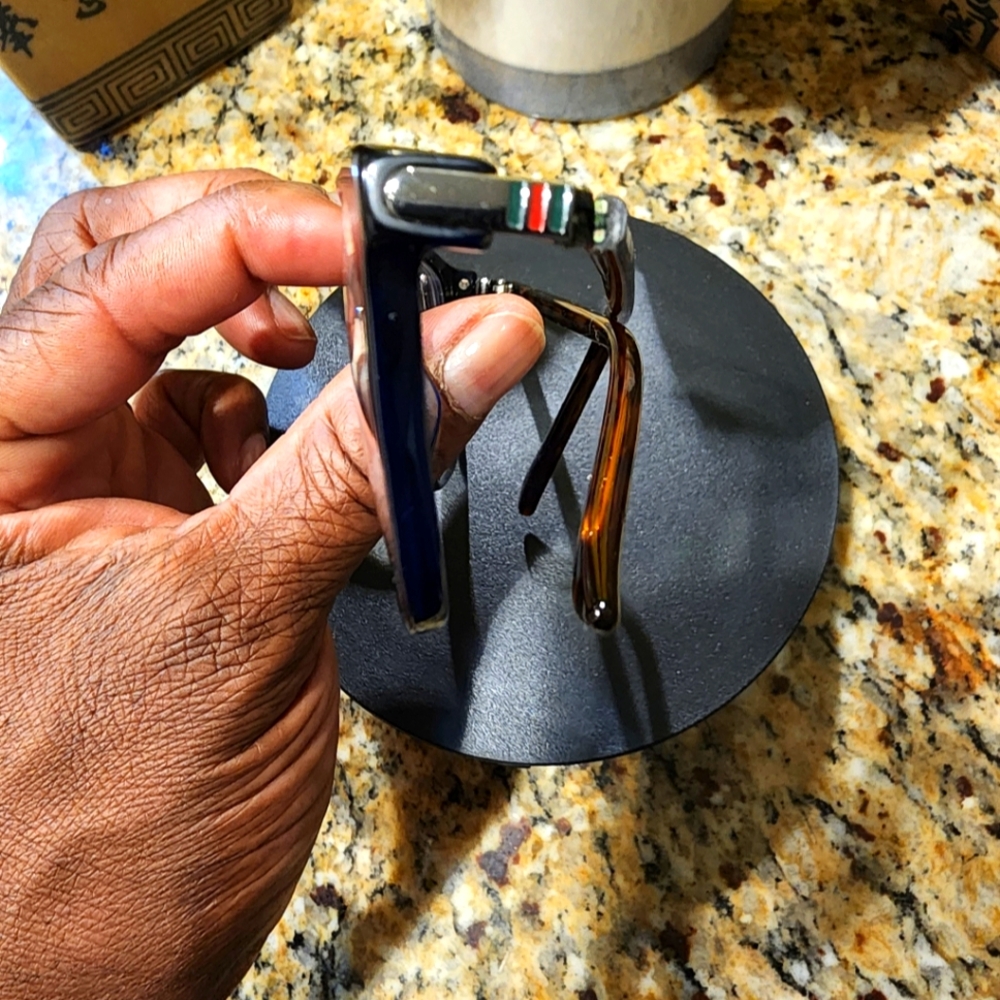 Selling Gucci eyewear prescription glasses you will have to get new lenses - Picture 1 of 5